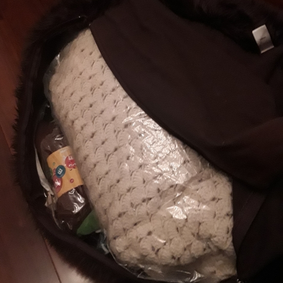Faux fur beanbag/storage bag - Picture 2 of 3